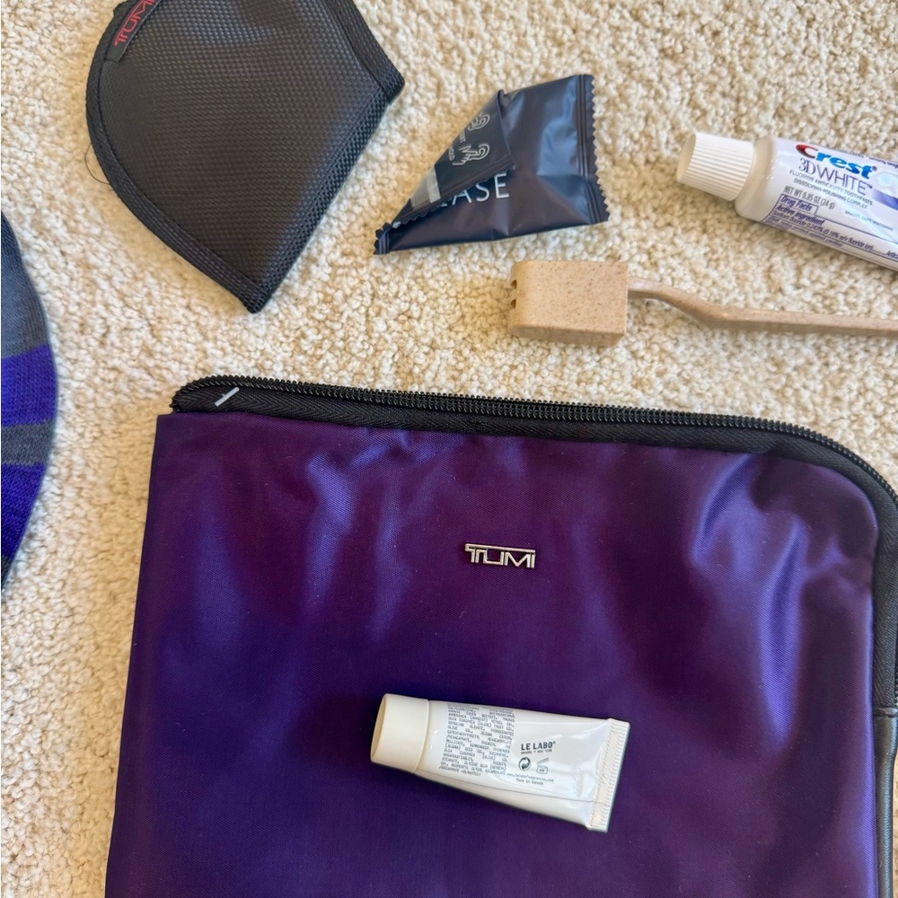 TUMI Delta Travel Pouch ~ Purple - Picture 10 of 12